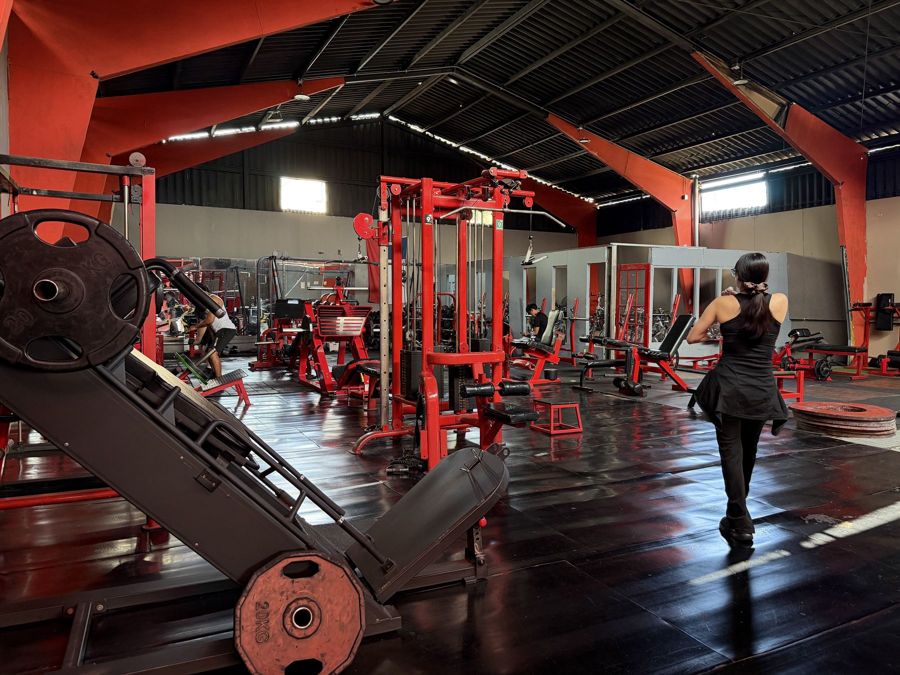 Máquinas y zona de entrenamiento de Bodyfitness